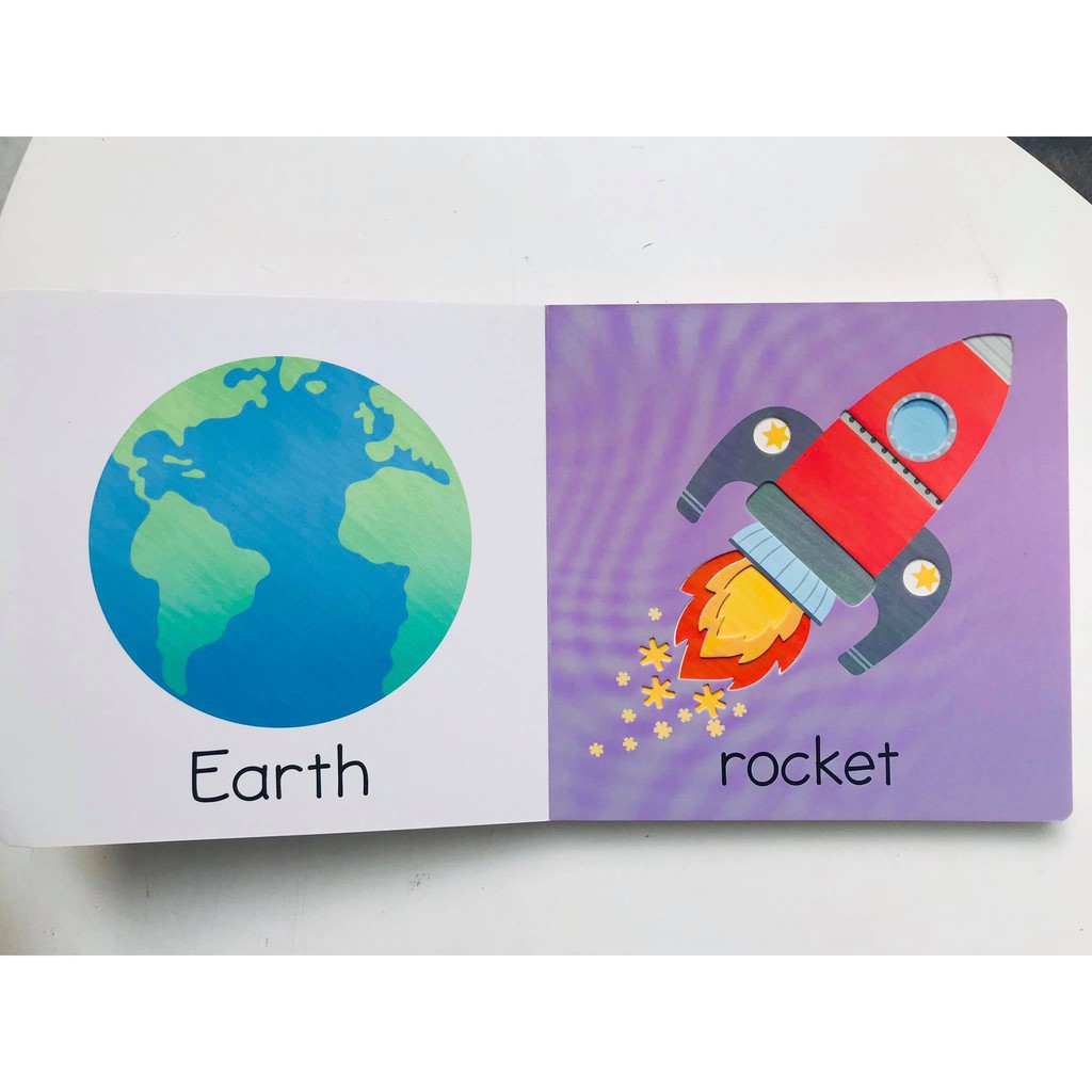 Sách: Touch &amp; Feel Board Book Space - Sách dạy bé về vũ trụ