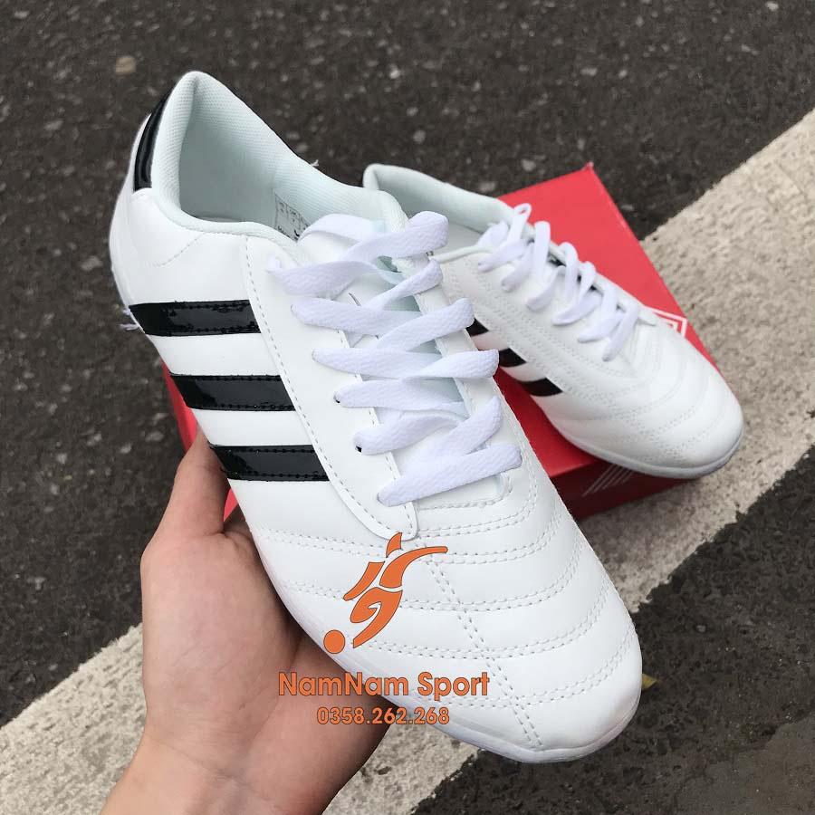 Mẫu giày thể thao đá bóng có đinh WK 3 Sọc Trắng 2022