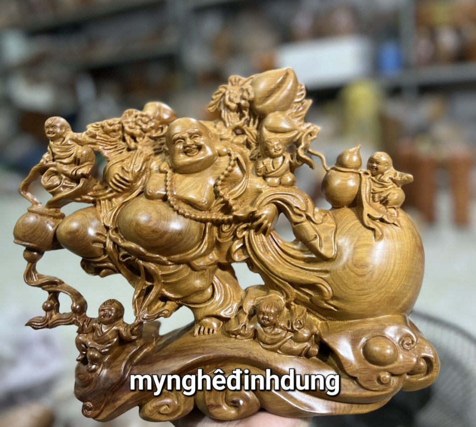 Tượng phật di lặc ngũ phúc bằng gỗ bách xanh thơm nức kt 30x25x12cm