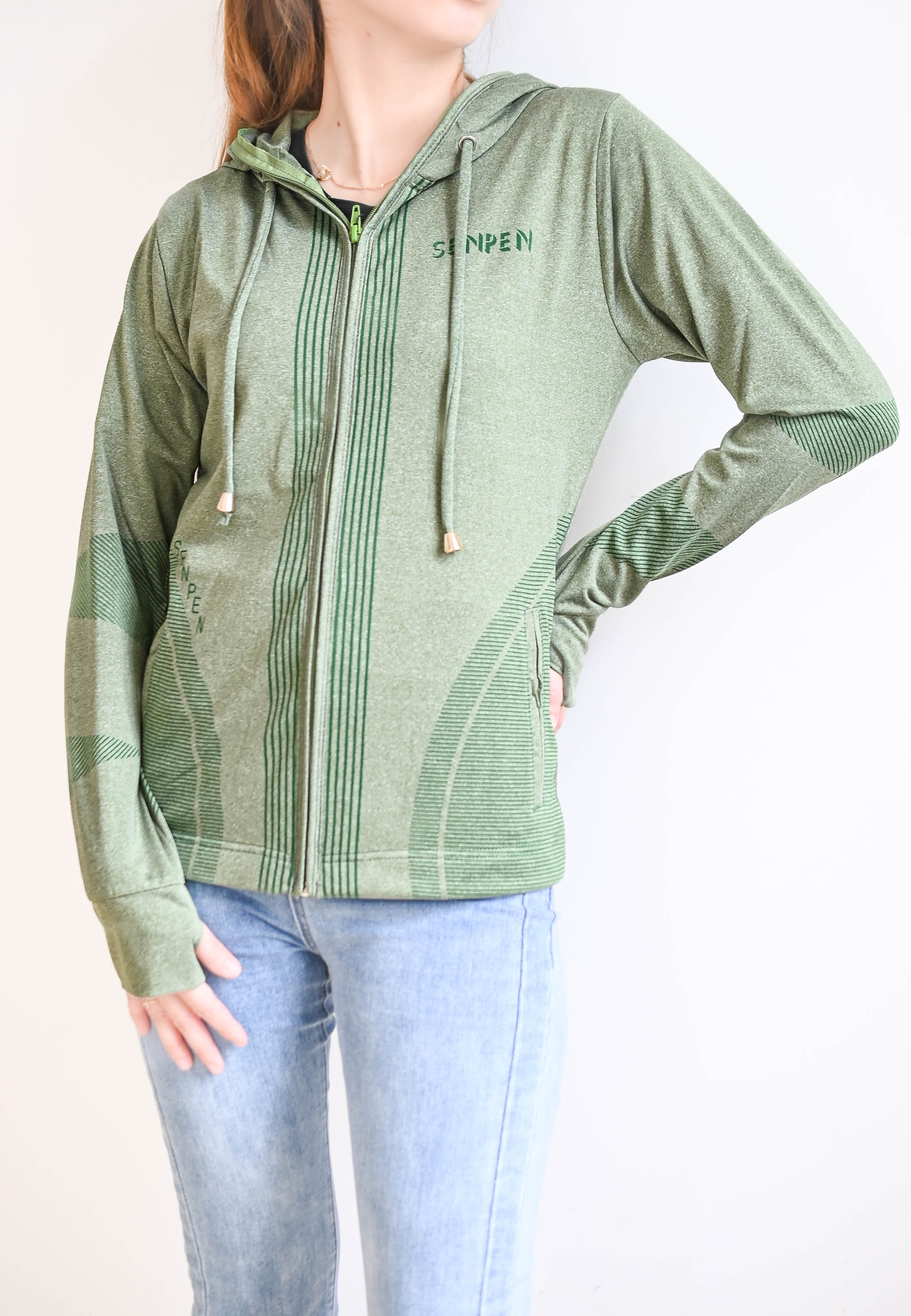 Áo khoác nhẹ form thể thao nữ