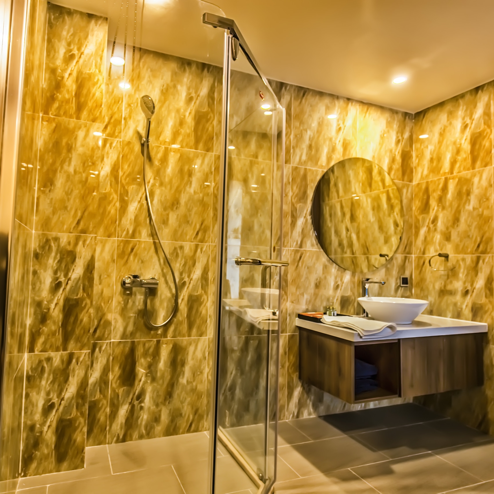 Coral Bay Resort 3* Phú Quốc - Bãi Biển Đẹp, Bữa Sáng, Gần Chợ Đêm, Ngay Trung Tâm Đông Dương