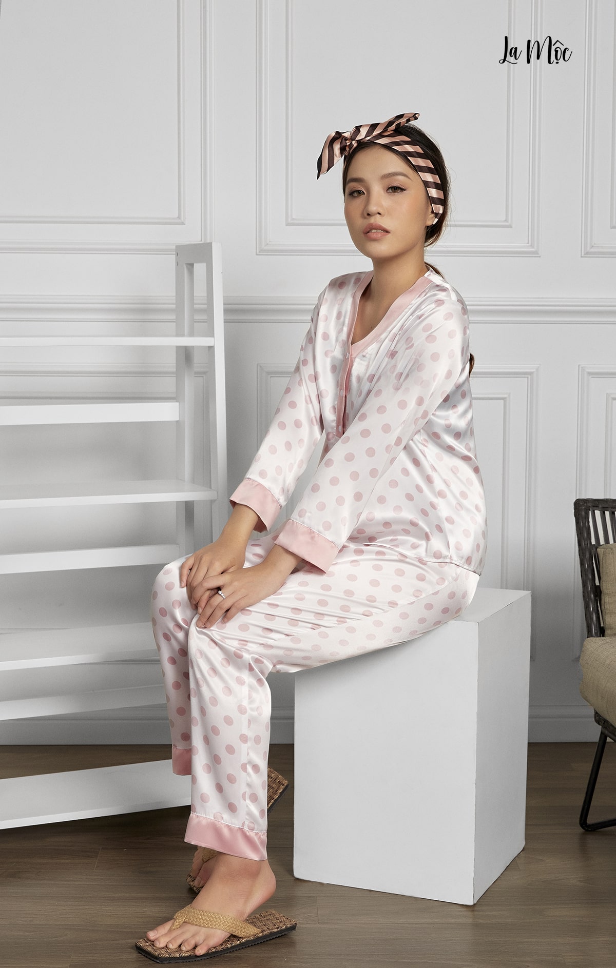 Đồ Bộ Nữ Mặc Nhà Pijama Dài Lụa Hàn Cổ Tim Maxivic, La Mộc - MM112117