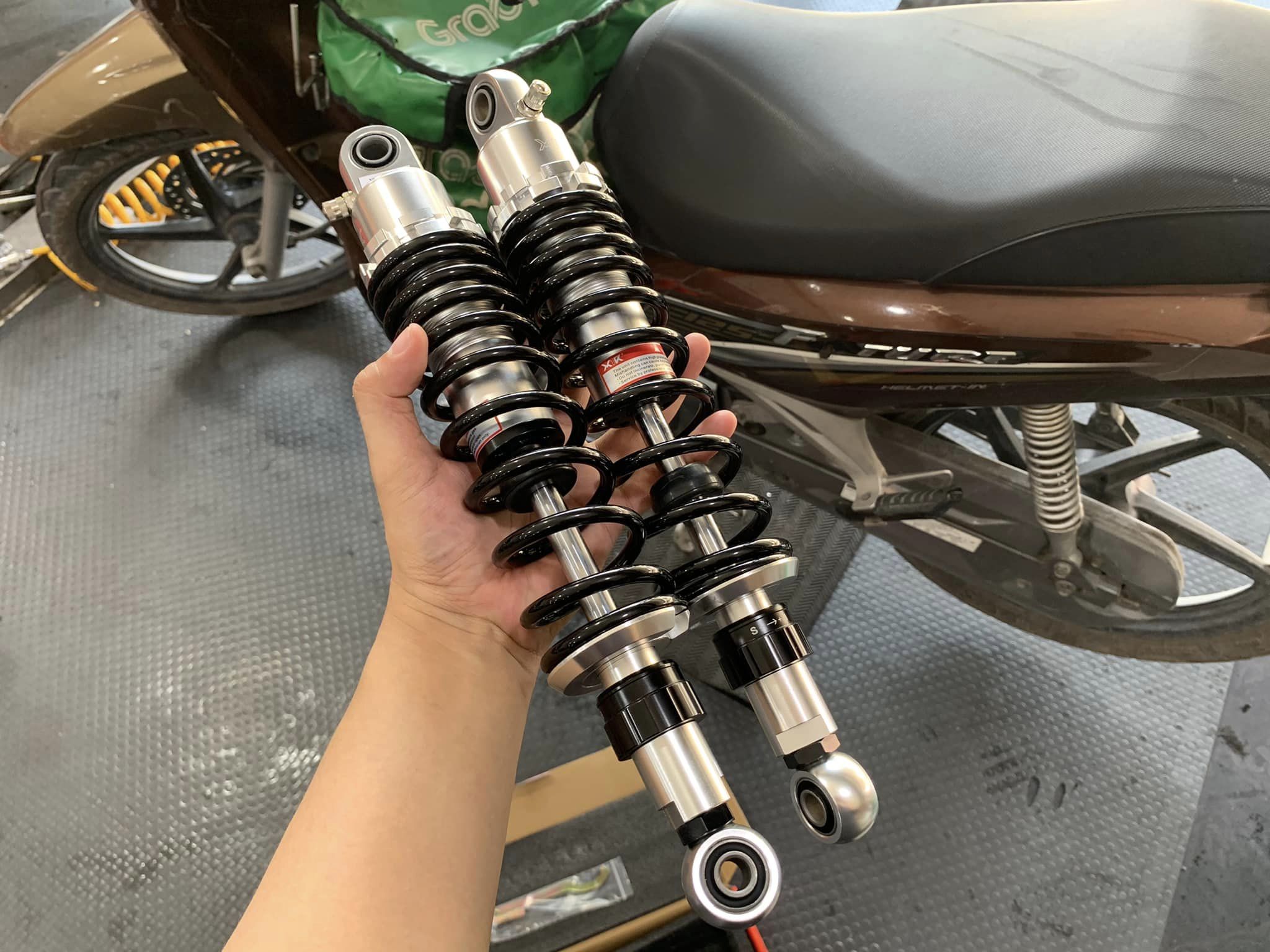 Phuộc X1R Daytona cho Wave, Future, Dream, Axelo... chính hãng (KG070990)