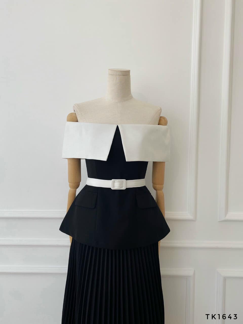 Áo peplum trễ vai kèm belt túi nắp hàng thiết kế cao cấp