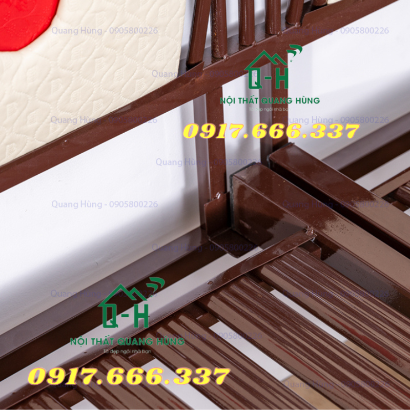 Giường sắt hộp vuông màu nâu sọc đỏ - sắt dày chịu lực cao dành cho gia đình