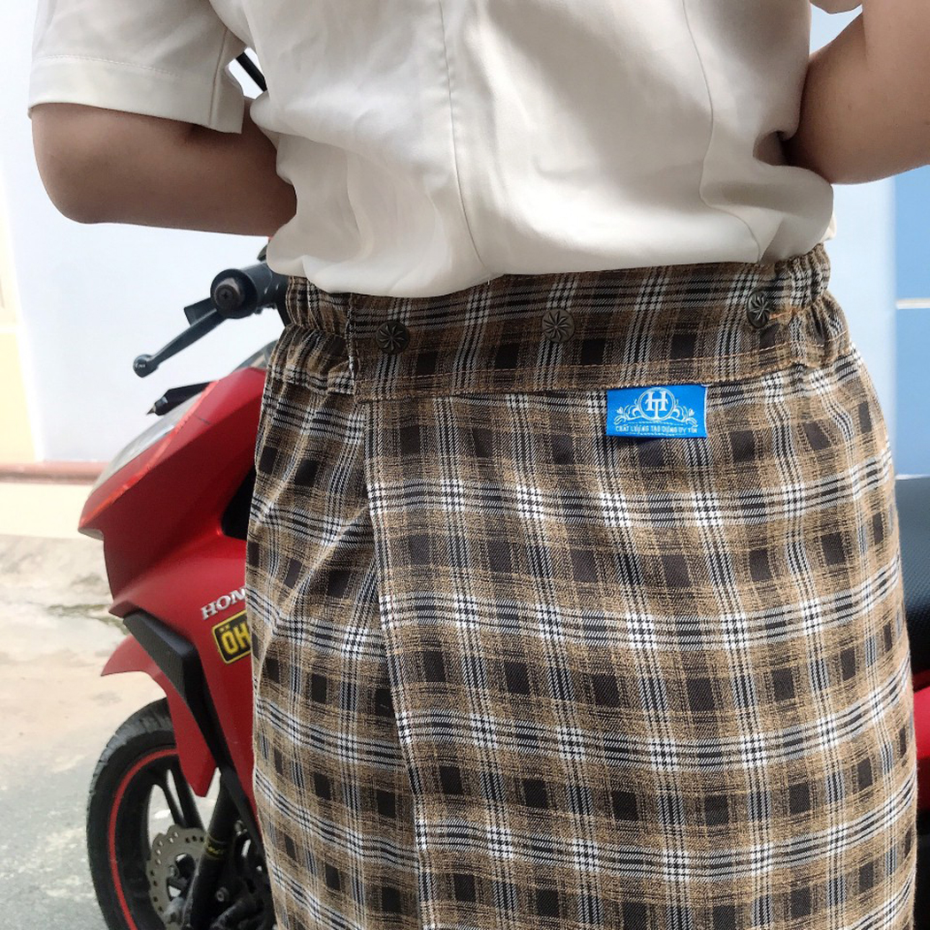 Váy Chống Nắng Thời Trang Cho Nữ Kiểu Dáng Xẻ Tà Thông Minh Chất Vải Mềm Mát Có Cài Nút