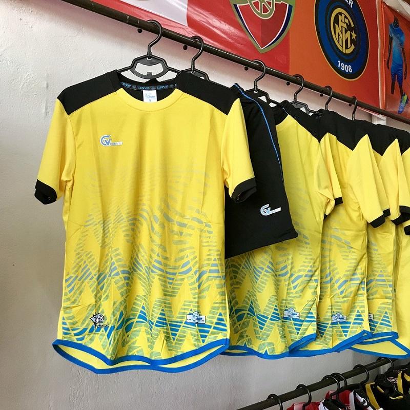 Mẫu quần áo đá banh đá bóng chất vải gai lạnh cao cấp hàng VN chất lượng cao Riki C100 Vàng 2022_2023