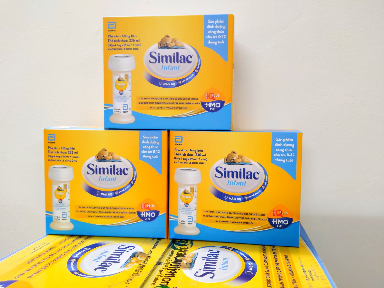 1 hộp 4 ống sữa nước Similac HMO 59ml + núm ti