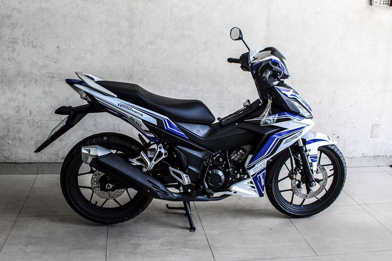 [Tem đẹp xịn] Tem trùm Winner 150 HRC White Blue