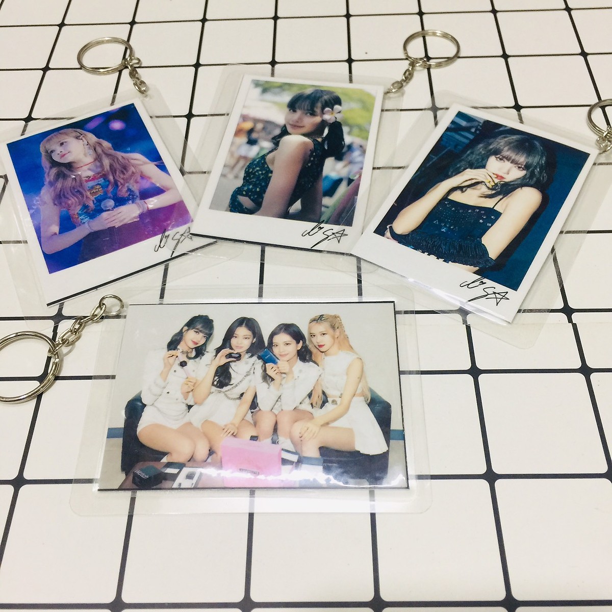 Combo 3 móc khóa chữ ký và 16 card chữ ký LISA BLACKPINK