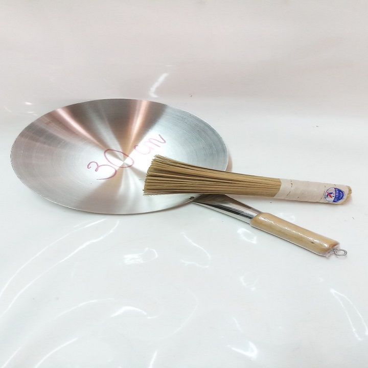 CHẢO INOX CÁN GỖ 30CM TẶNG KÈM 1 CHỔI TRE RỬA CHẢO.