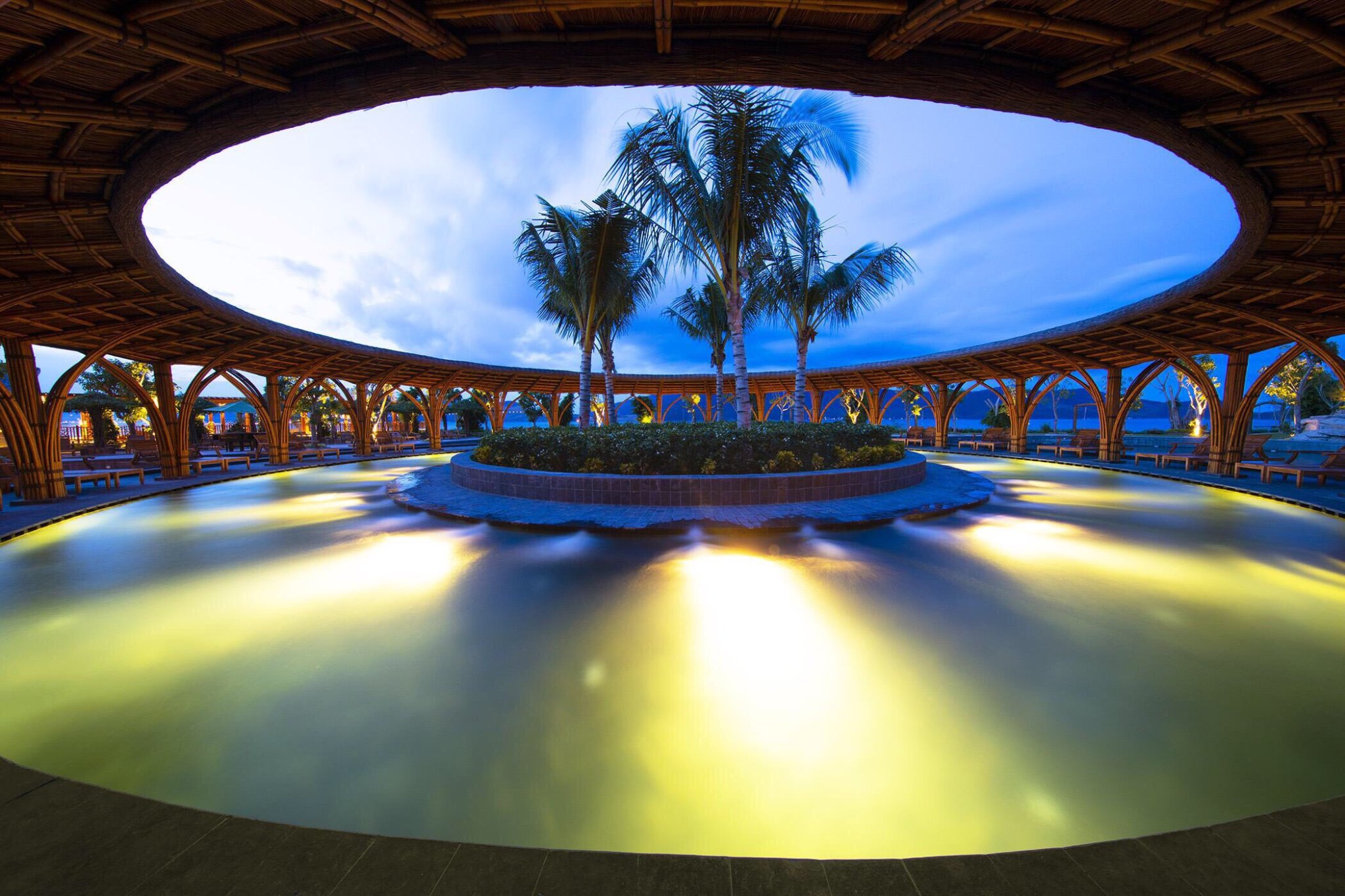 Vé Tắm Bùn Hòn Tằm. Bao Gồm Bữa Trưa. Merperle Hòn Tằm Resort Nha Trang 5*.