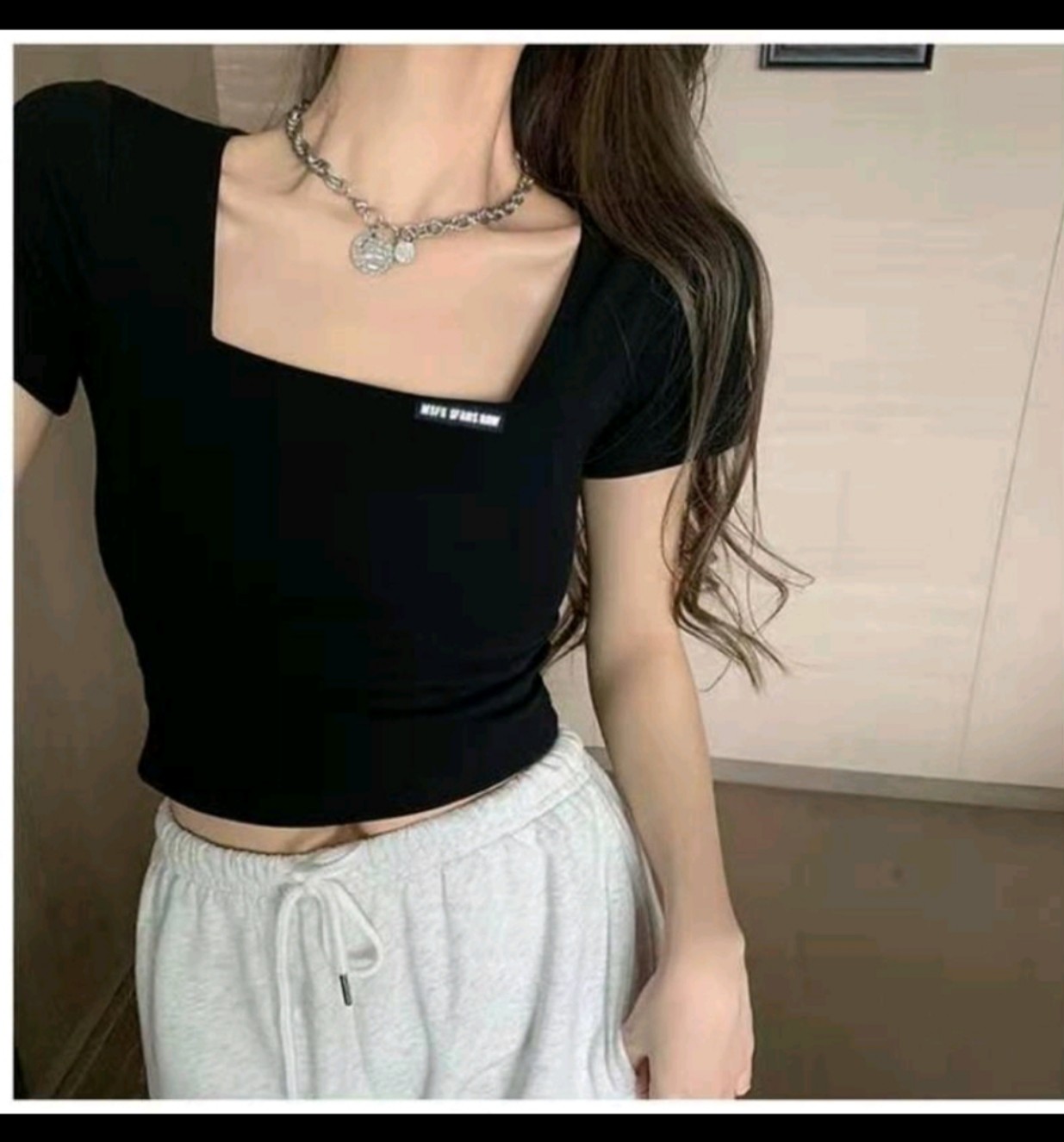 Áo Thun Nữ Cổ Vuông Croptop Mẫu mới In Chữ Ngực