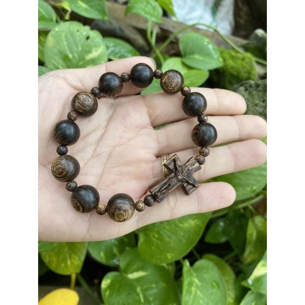 Vòng chuỗi trầm hương mân côi sánh chìm