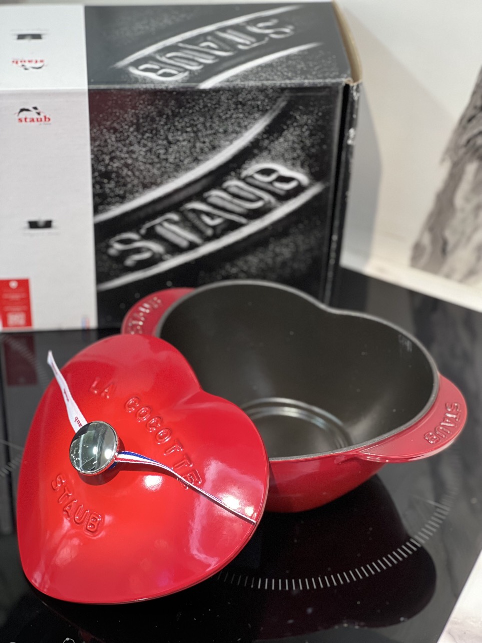 NỒI TRÁI TIM STAUB COCOTTE RUND KIRSCHROT HEIZ 20CM