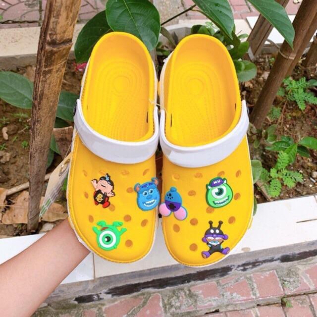 Dép sục nhựa tặng kèm 6 hình dán siêu kute SN