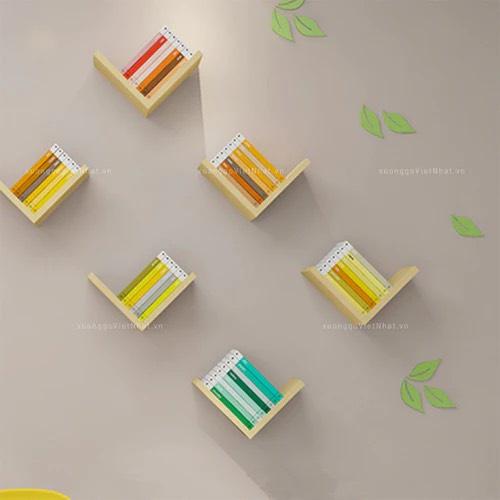 Kệ trang trí treo tường,giá gỗ để đồ lưu niệm hình chữ V, chất liệu gỗ thông