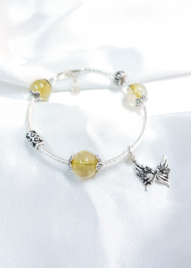 Vòng tay mệnh kim, thủy đá thạch anh tóc mix charm mặt nạ LAT.90