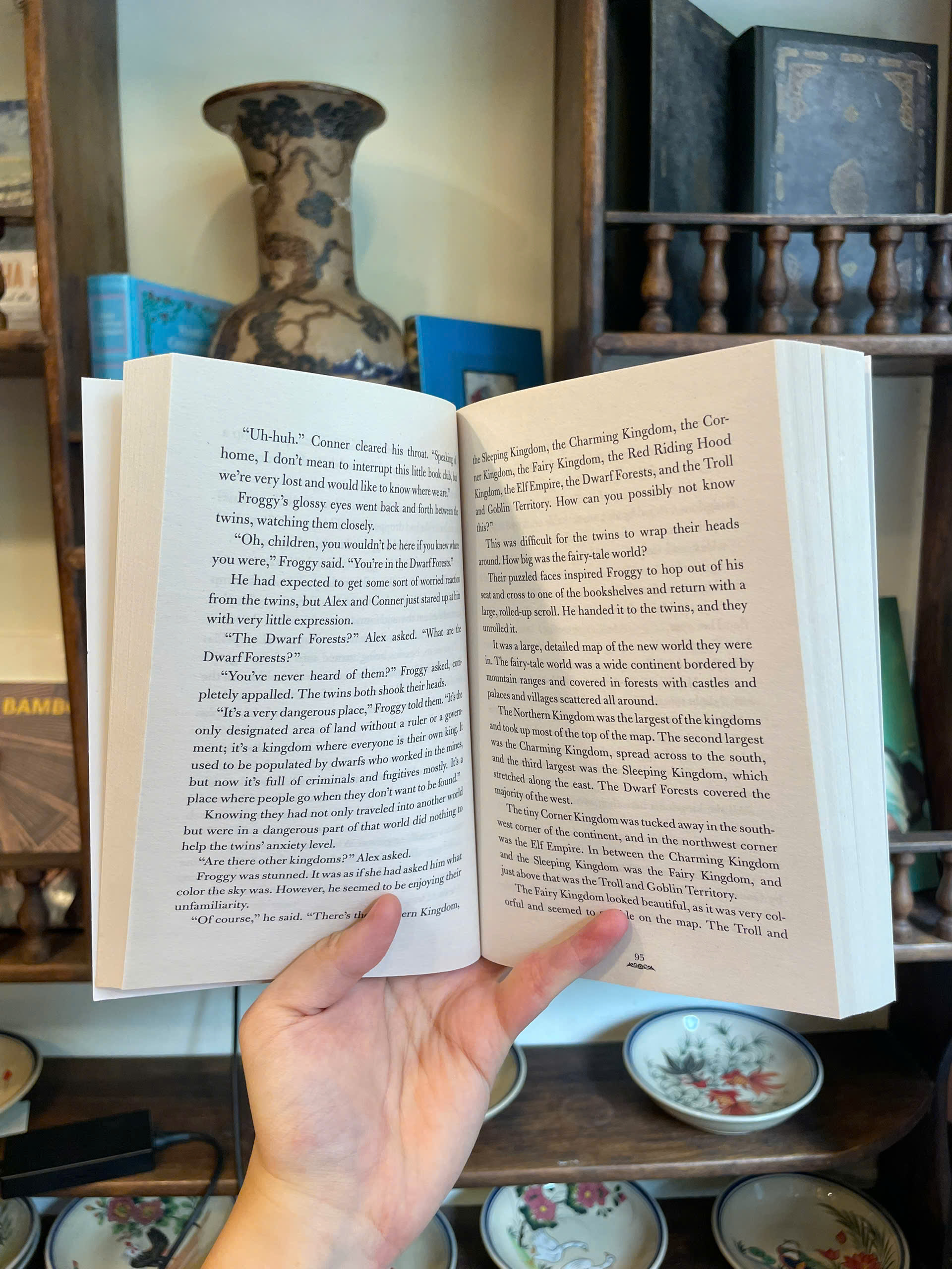 Sách - The Land of Stories the Wishing Spell by Chris Colfer/ Sách thiếu nhi tiếng Anh