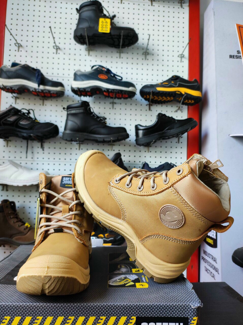 Giày Bảo Hộ Lao Động Jogger Rush Camel S3