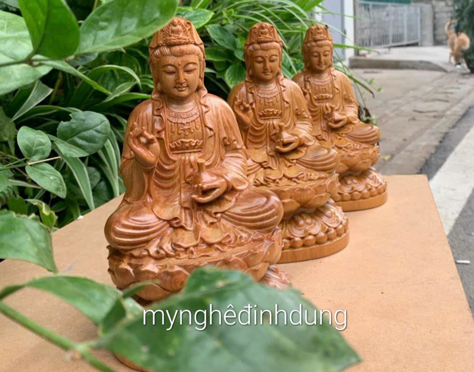Tượng phật bà quan âm bồ bằng gỗ bách xanh thơm nức kt cao 20×12cm