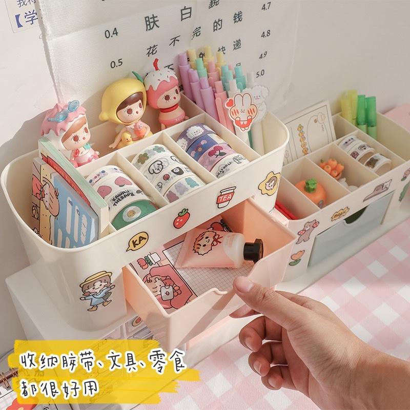 Khay đựng mĩ phẩm nhiều ngăn có sticker dễ thương - Kệ nhựa đựng mỹ phẩm nhiều ngăn có ngăn kéo decor bàn trang điểm