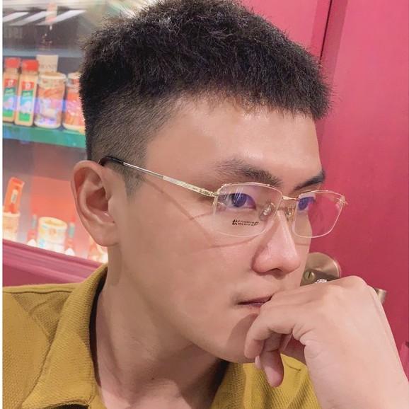 GỌNG KÍNH TITAN W MEN CHẤT LIỆU VƯỢT TRỘI SIÊU NHẸ SIÊU BỀN – W910