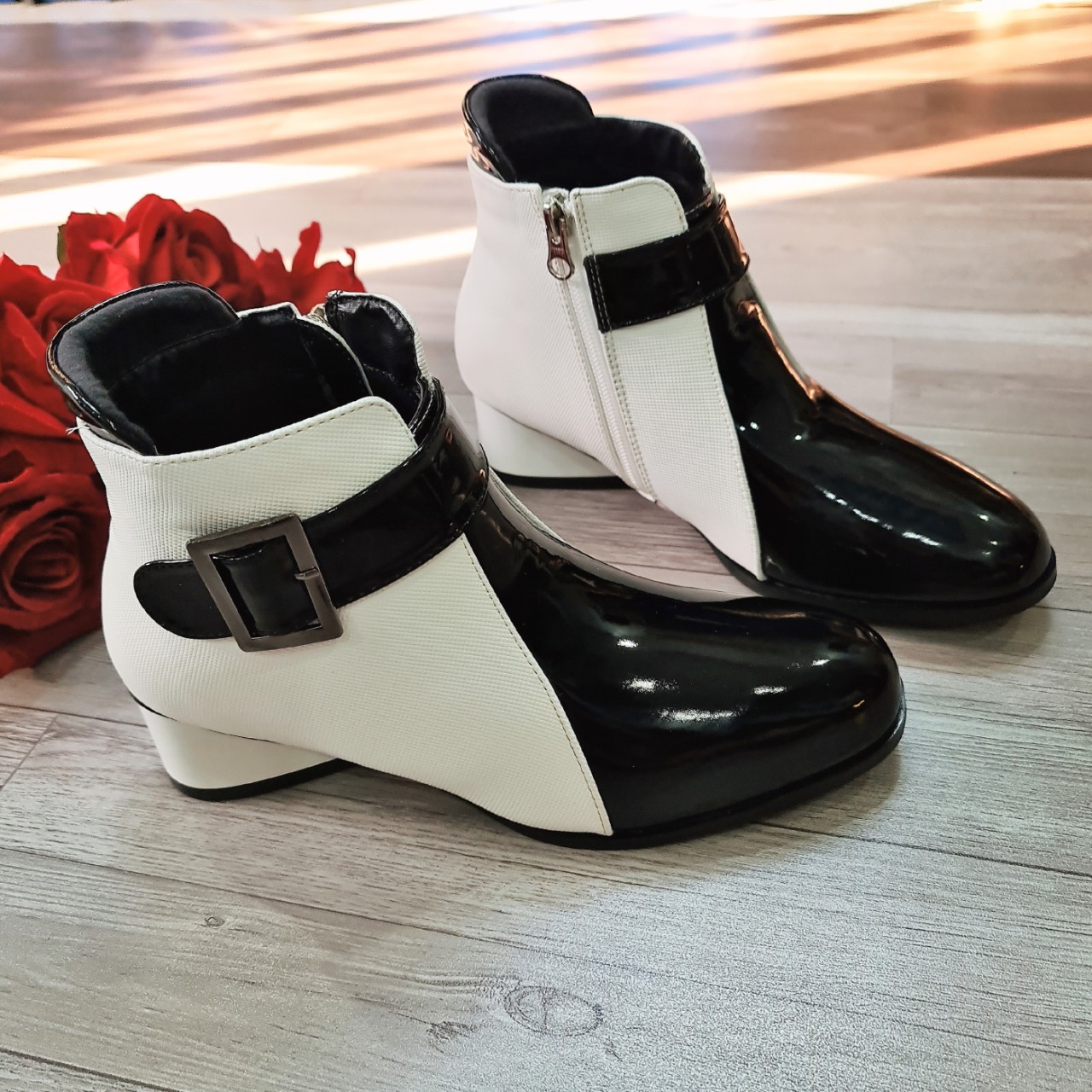 Boots thời trang nữ phối màu ROSATA RO589 - 5p - HÀNG VIỆT NAM - BKSTORE