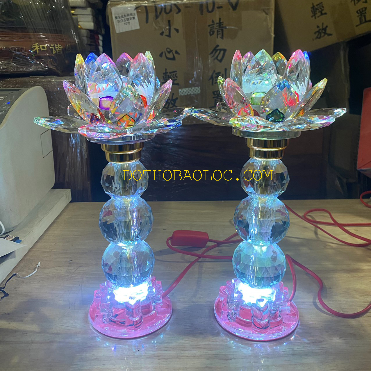 Đèn pha lê hoa sen 3 cục bông cao cấp nhập khẩu từ Đài Loan cao 30cm