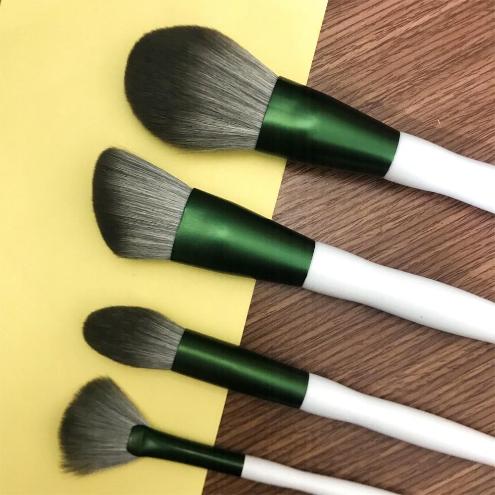 Bộ Cọ Trang Điểm 12 Cây Kèm Túi Da Chắc Chắn