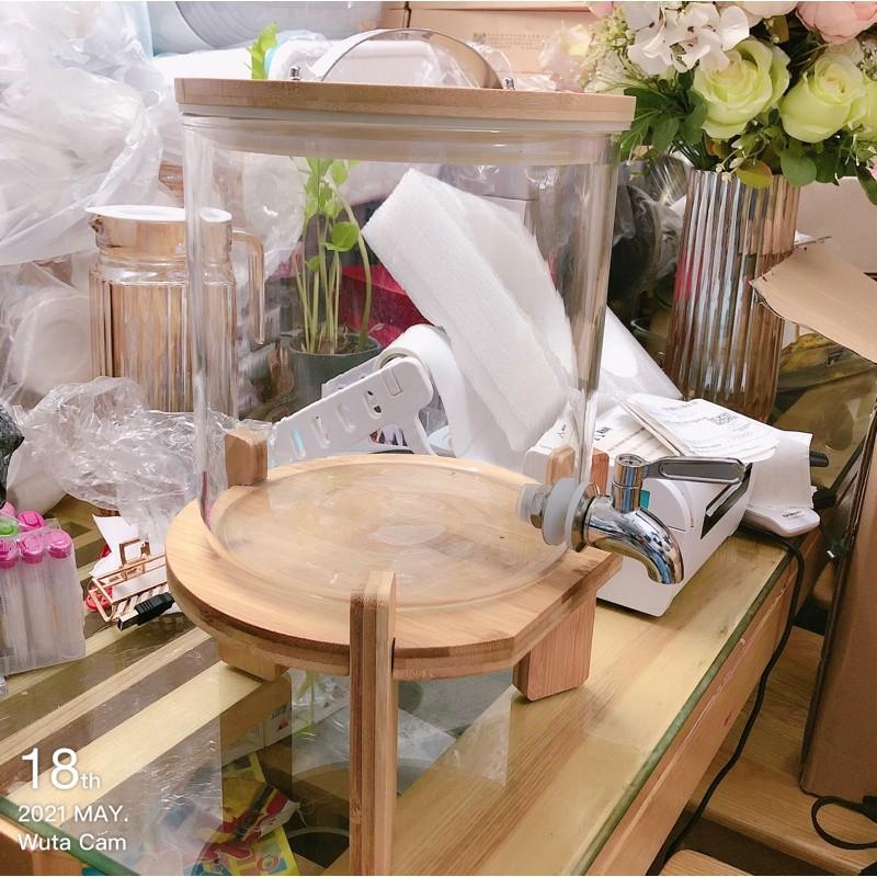 Bình đựng nước thuỷ tinh có vòi rót