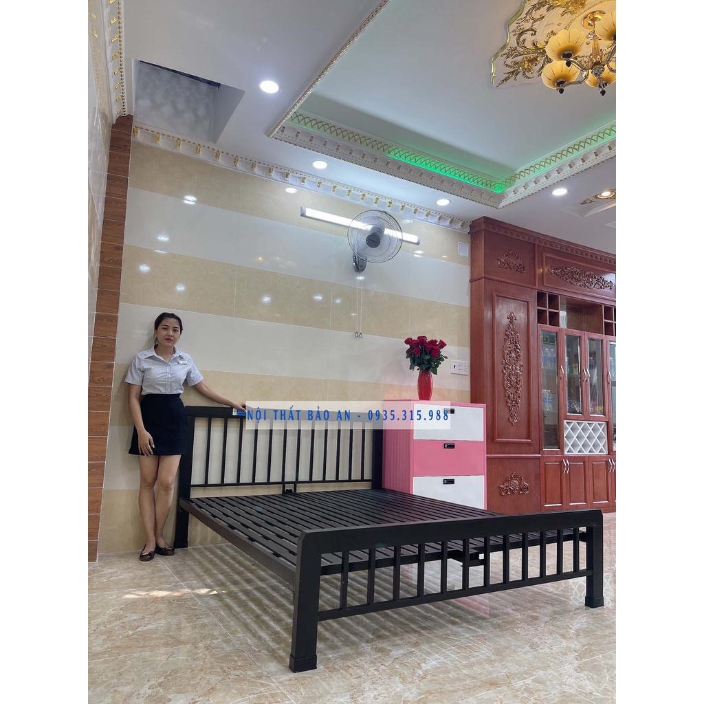 Giường sắt ngủ hộp vuông 4x8 - nhiều màu - kích thước 1m8x2m - bền đẹp