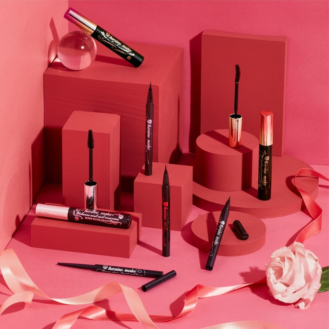 Bút Kẻ Mắt Nước Siêu Chống Trôi Kissme Heroine Make Smooth Liquid Eyeliner Nét Kẻ Siêu Sắc Mãnh (Màu Nâu)