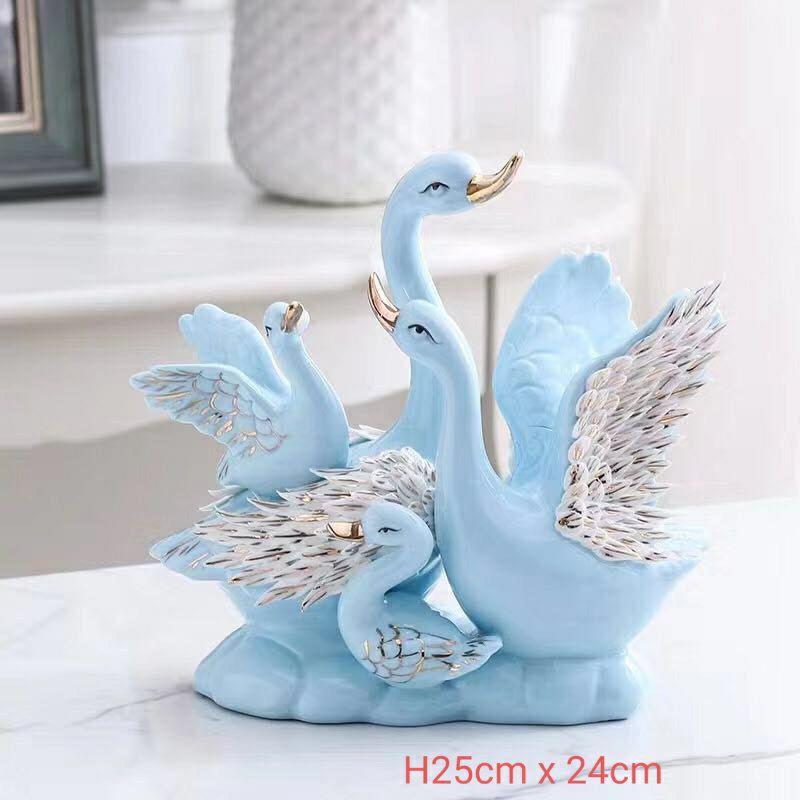 Bộ Thiên nga gia đình 3 và 4 mang phong trang trí .