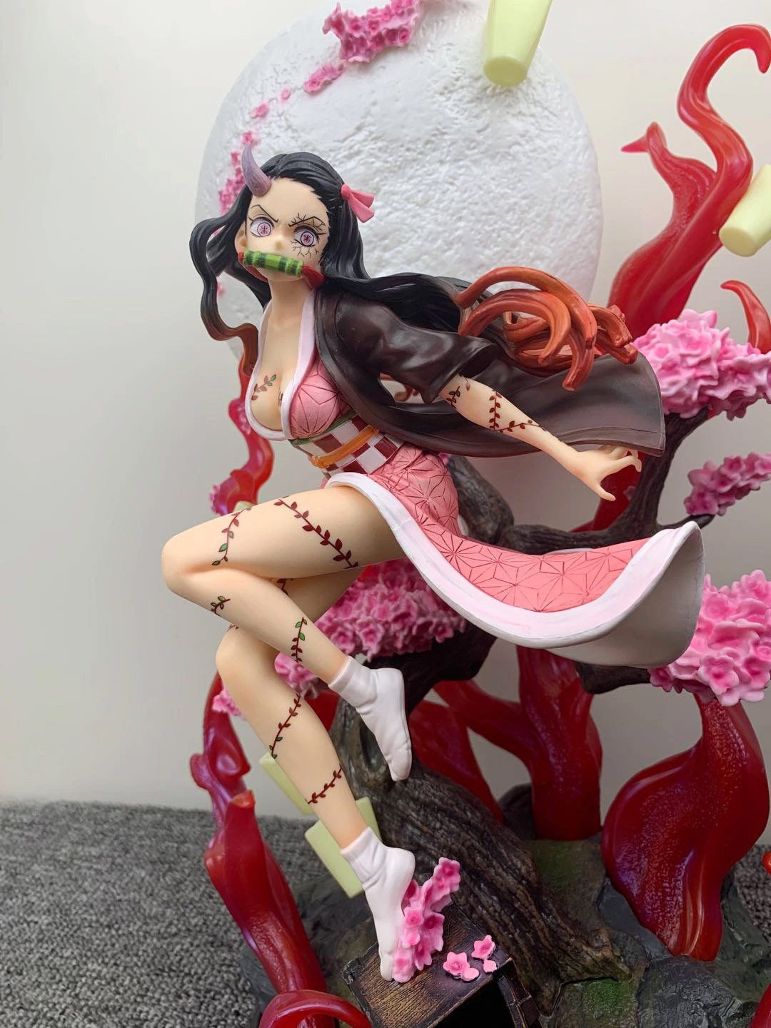 Mô hình đồ chơi - Nezuko ánh trăng - Hiệu ứng base đẹp - Kimetsu No Yaiba