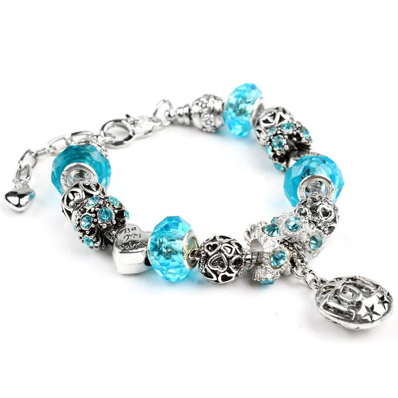 Vòng tay charm chữ Love xinh
