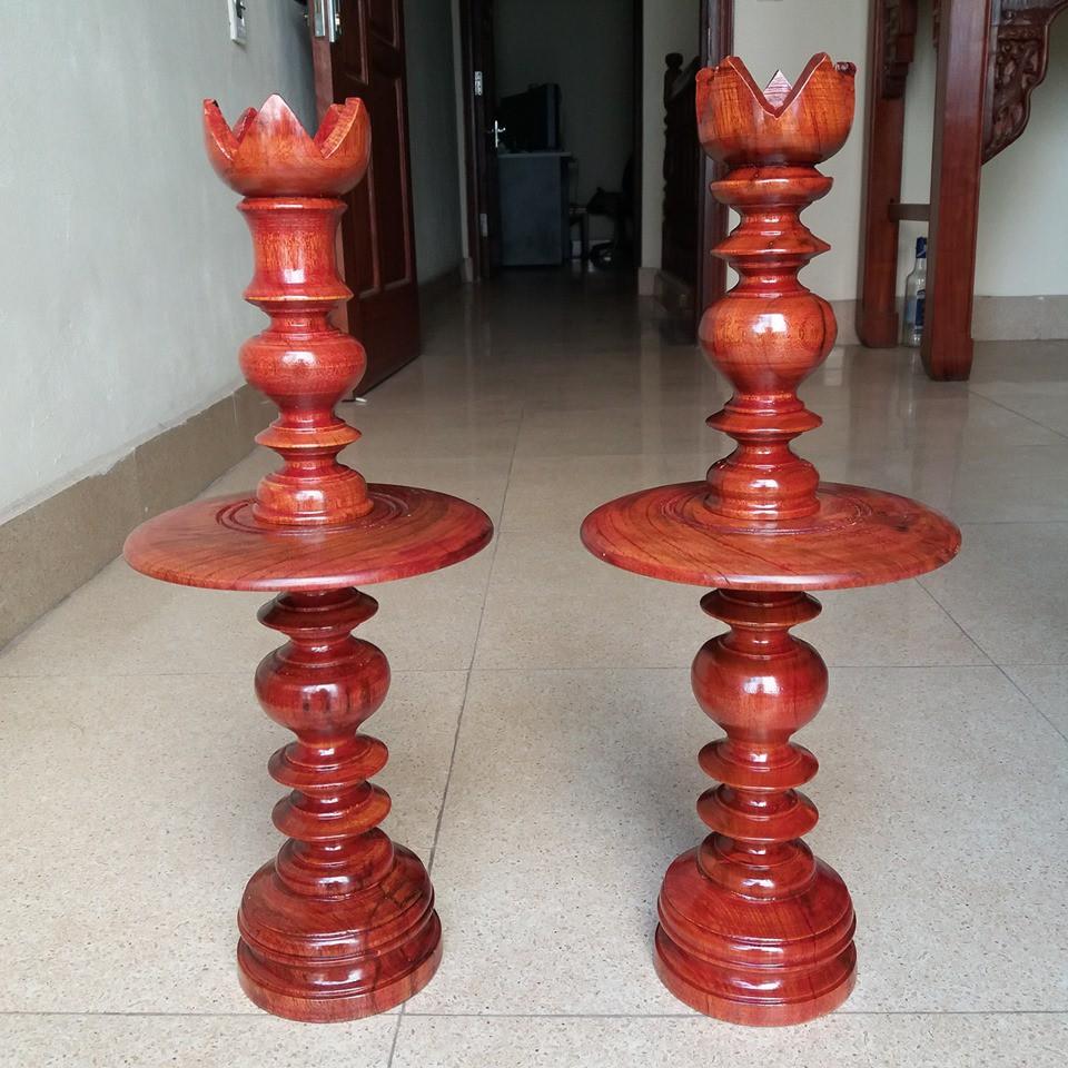 Đèn thờ gỗ gụ kích thước cao 50cmx20cmx20cm