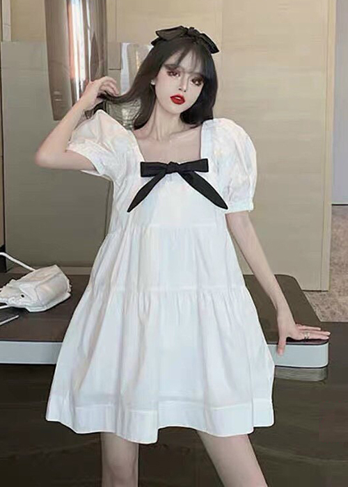 Đầm Babydoll Trễ Vai Đính Nơ Tay Phồng Duyên Dáng