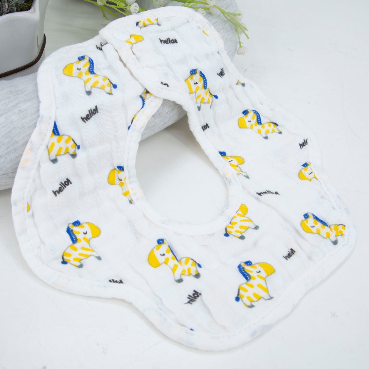 Yếm ăn hoa Miracle Baby cổ tròn 6 lớp chất liệu Cotton cho bé từ 0 đến 12 tháng tuổi