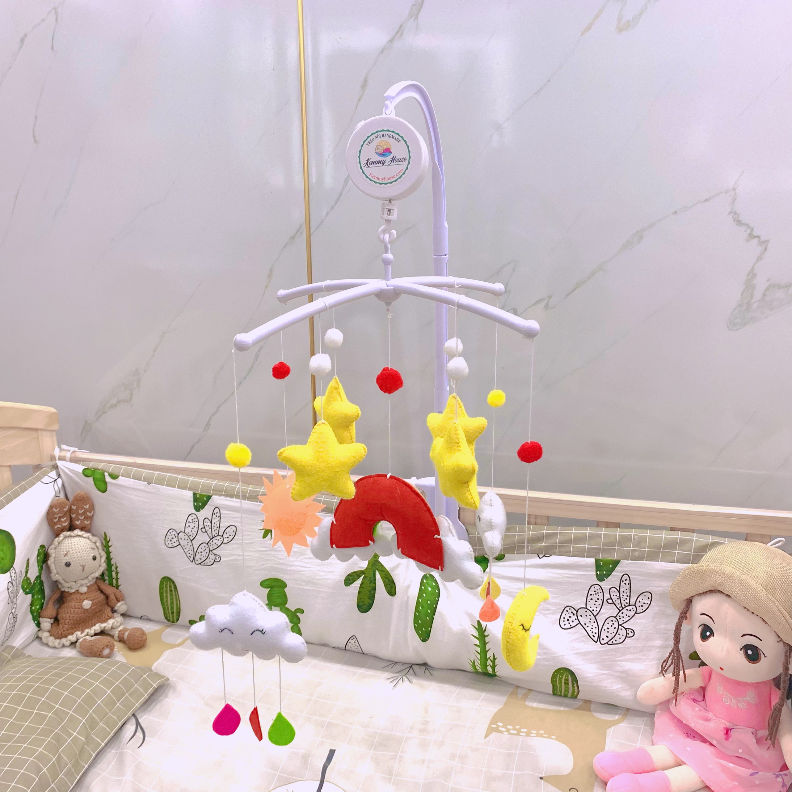 Treo nôi handmade màu sắc bầu trời  kích thích thị giác cho bé