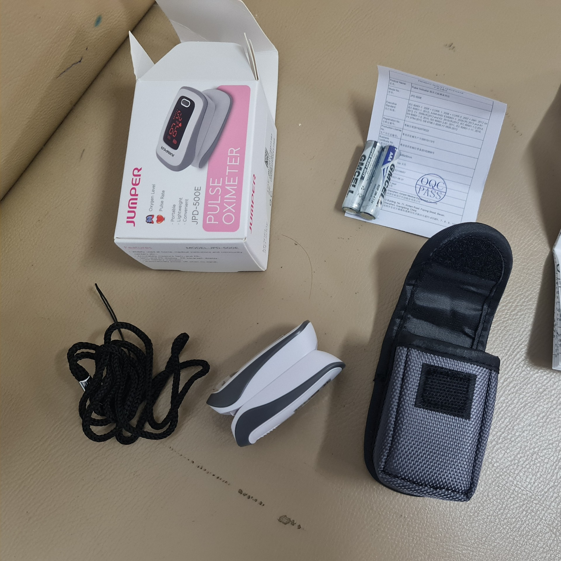 Combo máy đo nồng độ oxy trong máu SPO2 và nhịp tim JPD-500E và Nhiệt kế hồng ngoại không tiếp xúc Jumper JPD-FR202