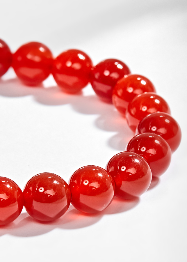 Vòng Tay Đá Mã Não Đỏ Charm Tuổi Tỵ Bạc Mạ Vàng 24K Ngọc Quý Gemstones