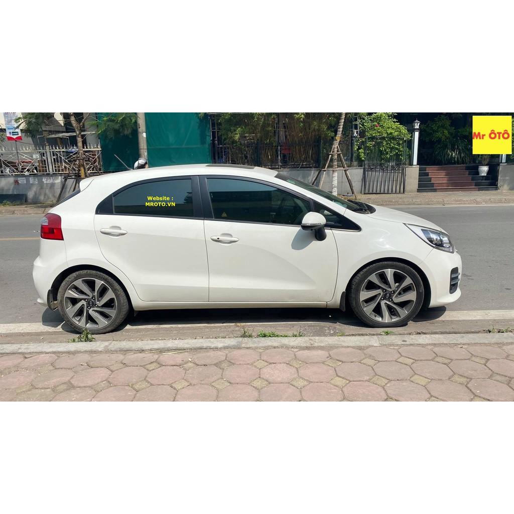 RÈM CHE NẮNG NAM CHÂM CHO XE KIA RIO HATBACK