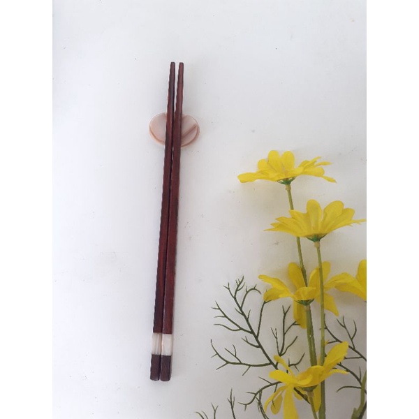 Đũa gỗ trắc đỏ gắn trai đẹp, sang trọng 25cm