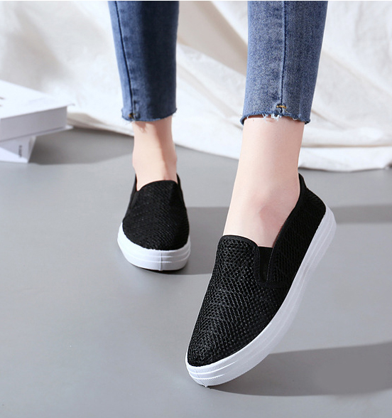 Giày Slip-on Vải Thoáng Khí, Màu Trắng Đen, Giày Nữ Đế Bằng GN37