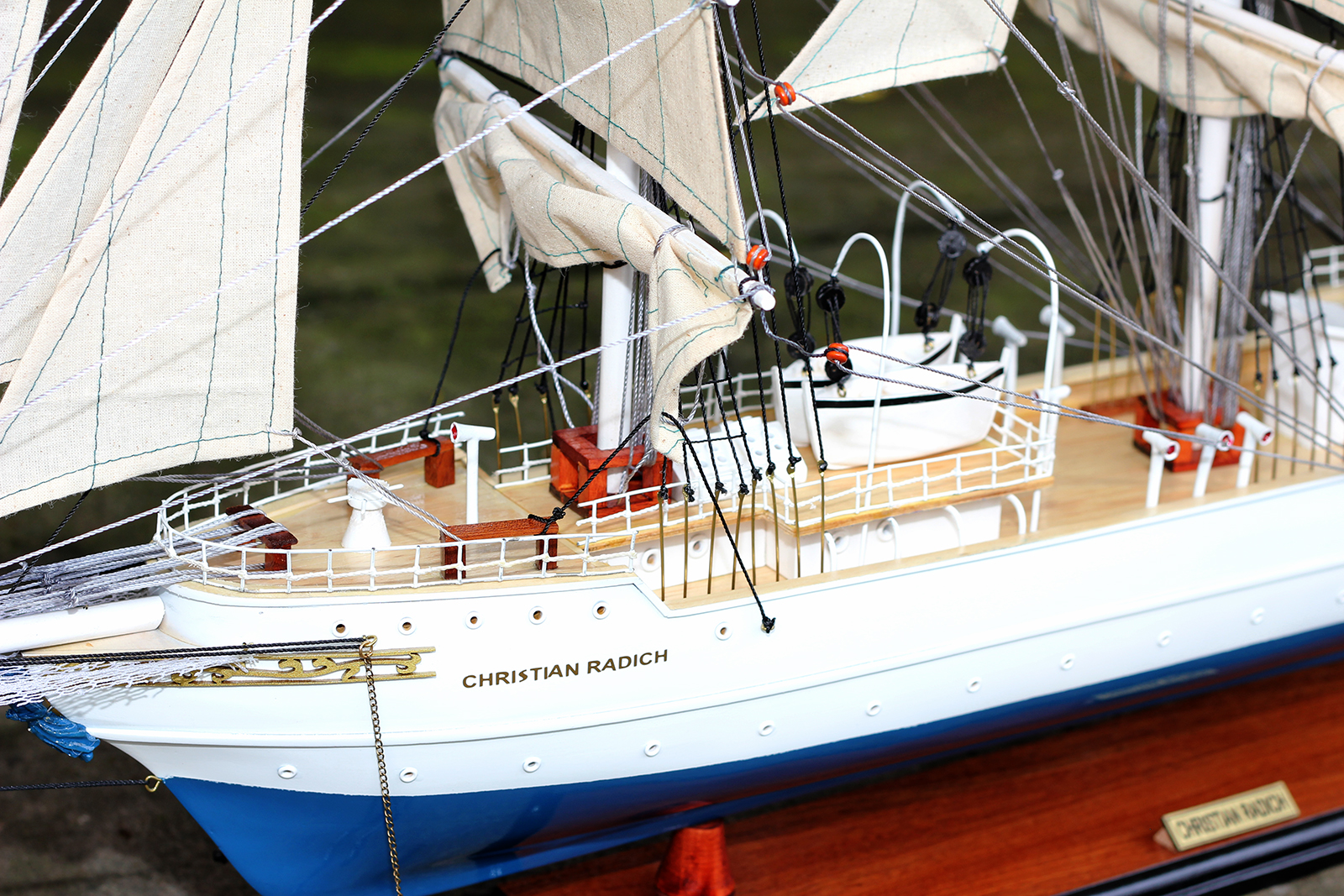 Thuyền gỗ trang trí Christian Radich dài 97cm