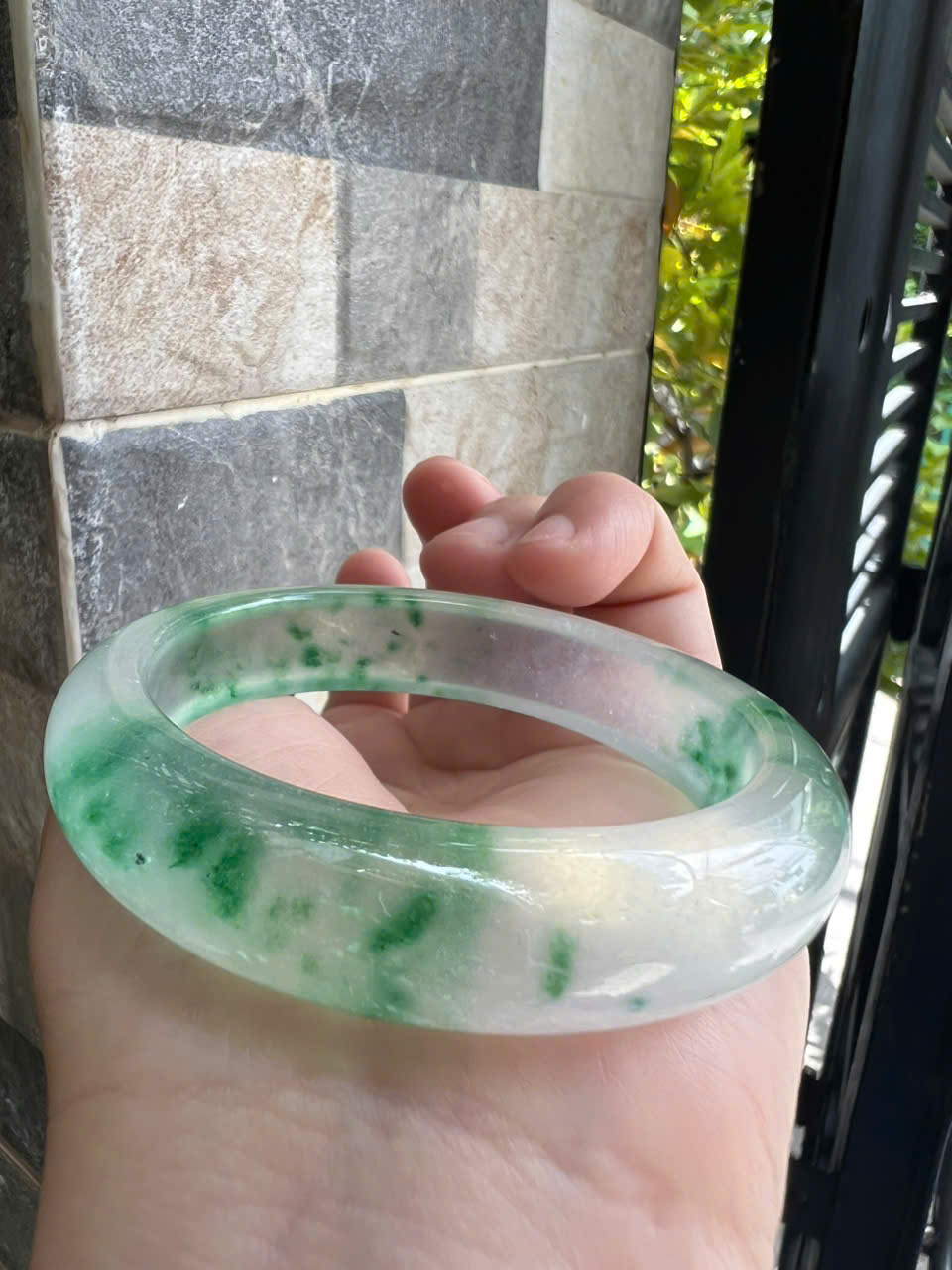 Vòng Tay Nữ Bản Hẹ Đá Mã Não DuLong Trắng Xanh Rong Biển Trong Bóng Đẹp Ni 53mm Cao 13mm Dầy 8mm Nữ 50kg - 55kg đeo Món quà tặng Nữ đeo tay xinh rẻ đẹp ý nghĩa ạ