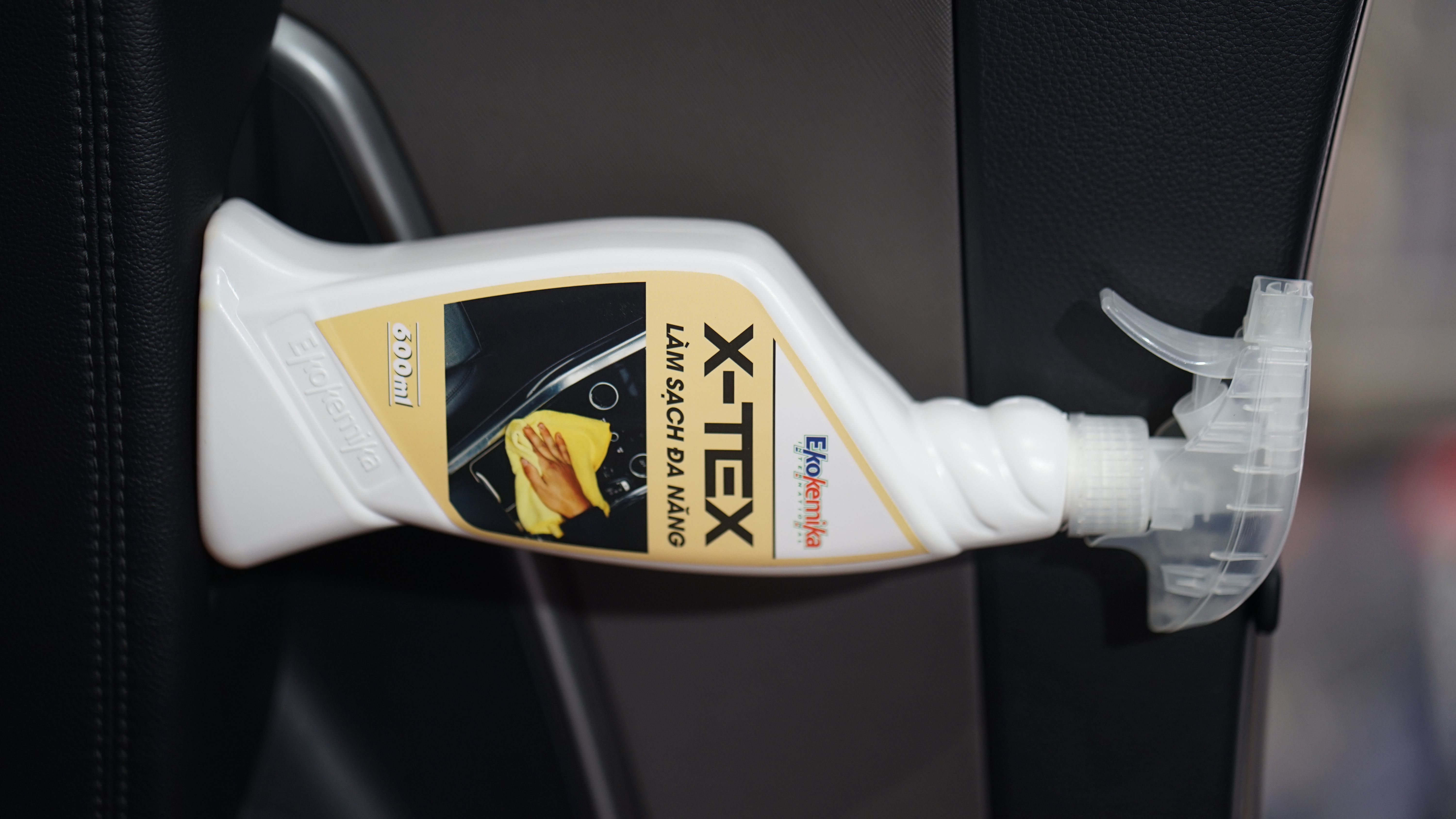 DUNG DỊCH LÀM SẠCH NỘI THẤT XE HƠI ĐA NĂNG X-TEX 600ML TRUNG TÍNH AN TOÀN CHO XE THƯƠNG HIỆU EKOKEMIKA