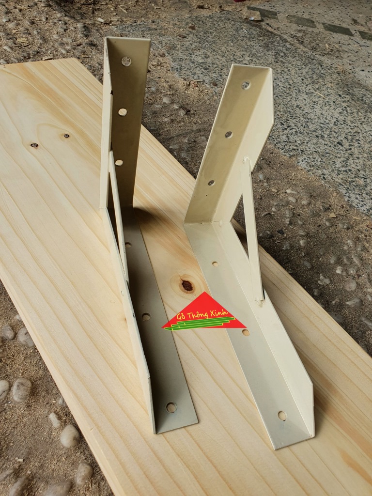 Cặp giá đỡ kệ gỗ dài 20cm bằng sắt đã sơn màu vàng nhạt, rất chắc chắn chịu lực tốt trên 30kg