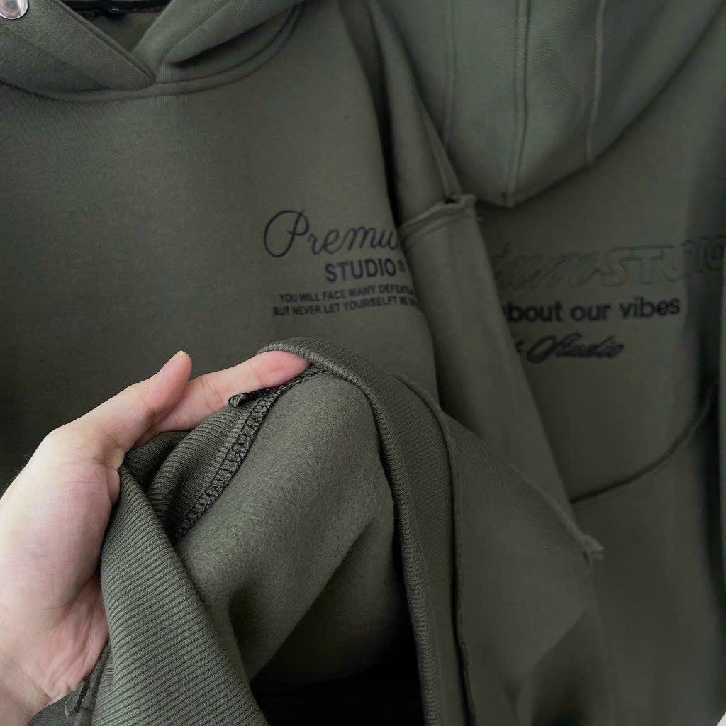 Áo khoác hoodie PREMIUM STUDIO màu đen vải nỉ lót bông form rộng unisex nam nữ, Áo Hoodie Nỉ Có Mũ Nút Bấm In Chữ PREMIUM Form Rộng 02 Màu đen và xanh rêuUlzzang